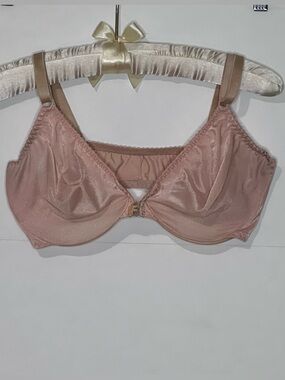 Vintage Olga Bodysilk Front Closure Underwire Bra Size 38C Style 339 Sheer